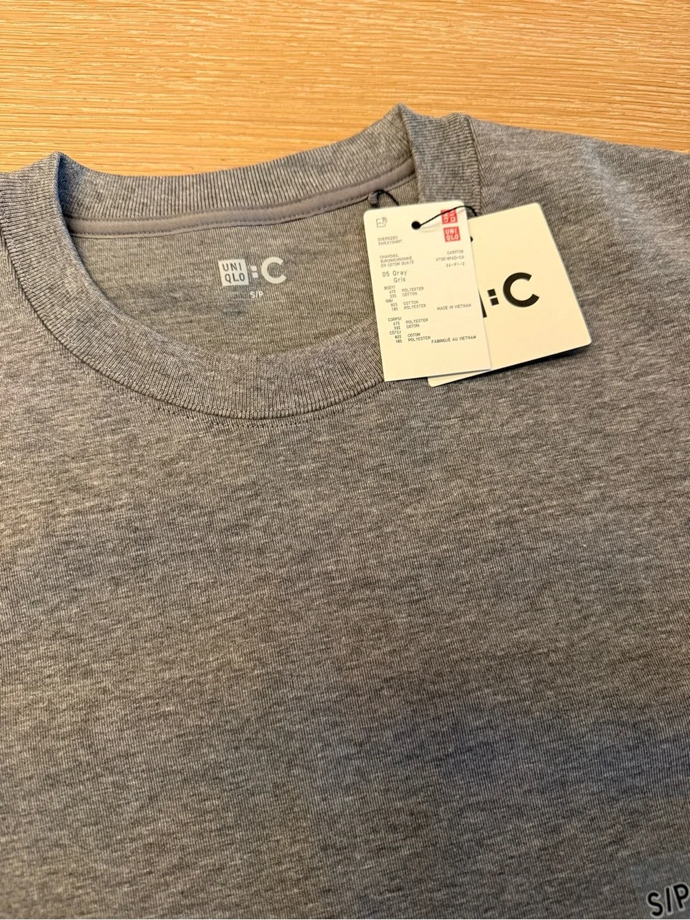 Uniqlo Woman’s Grey Size Small Crewneck - Brand New. Tags on. - Picture 2 of 4
